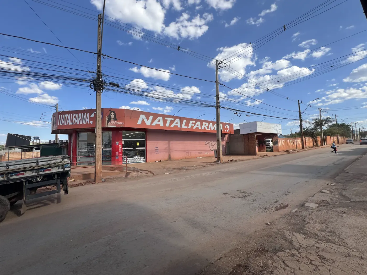 Comércio e vias próximas